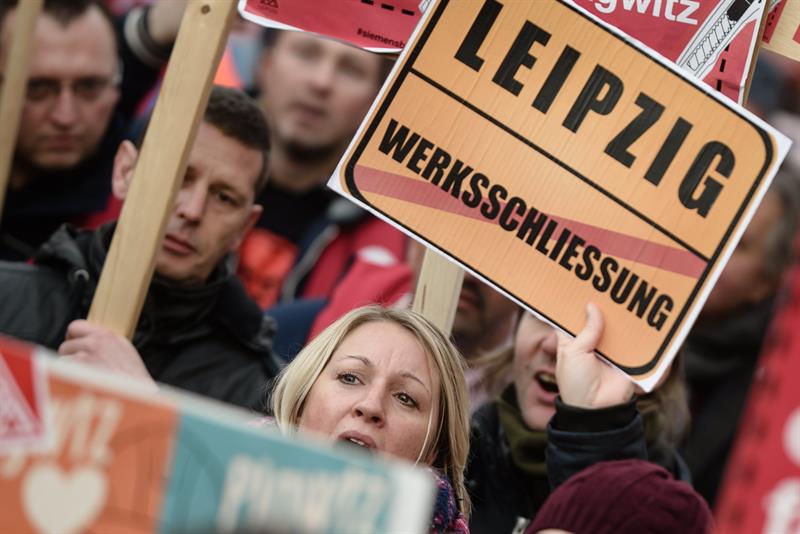 Trabajadores de Siemens protestan en BerlÃ­n ante el anuncio de recortes